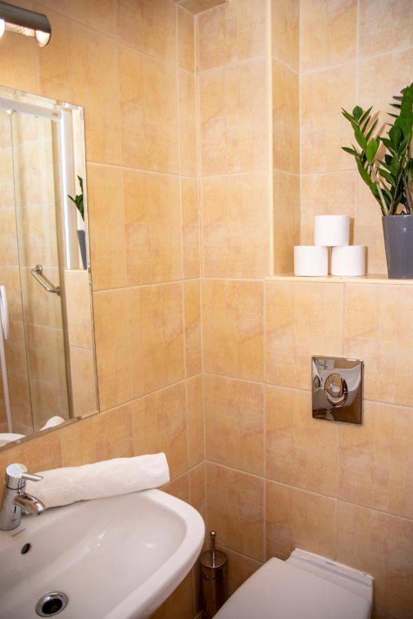 Weranda Rooms Тичи Екстериор снимка